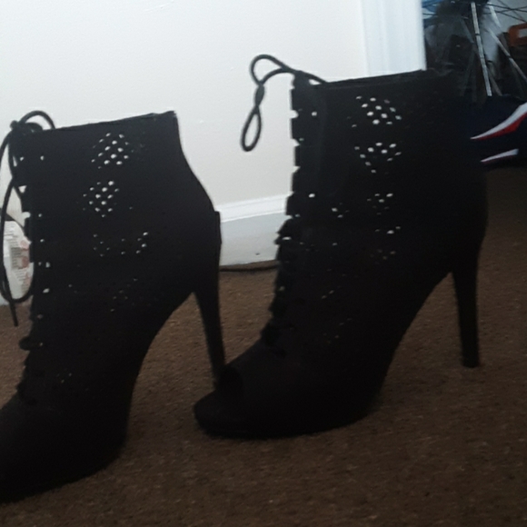 Black boot stilettos - Picture 2 of 2